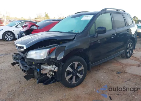 2017 Subaru Forester 2.5I Premium z USA, uszkodzony, nr VIN JF2SJAEC4HH485370